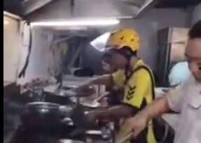 小哥爆料美团外卖视频大全,美团外卖幕后真相视频大曝光! 第1张 小哥爆料美团外卖视频大全,美团外卖幕后真相视频大曝光! 第1张