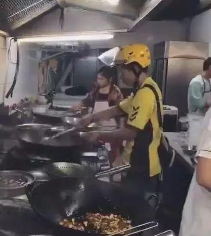 小哥爆料美团外卖视频大全,美团外卖幕后真相视频大曝光! 第2张 小哥爆料美团外卖视频大全,美团外卖幕后真相视频大曝光! 第2张
