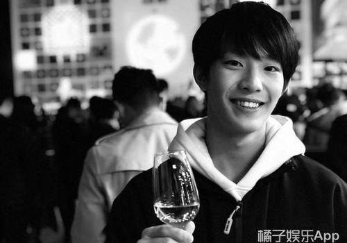 郑源爆料他爸是谁视频播放,父亲身份成谜,视频播放引发热议 第3张 郑源爆料他爸是谁视频播放,父亲身份成谜,视频播放引发热议 第3张