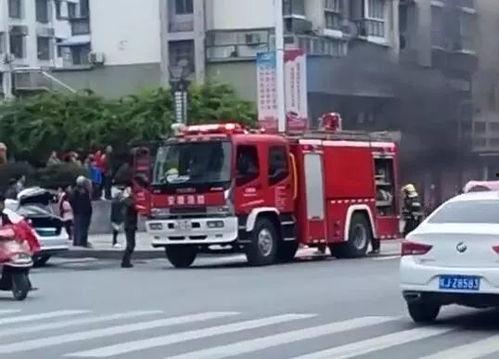 自燃农用车爆料视频播放,视频揭秘事故全过程  第2张